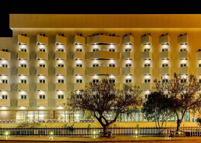 Aurea Congress & فندق فاطمة